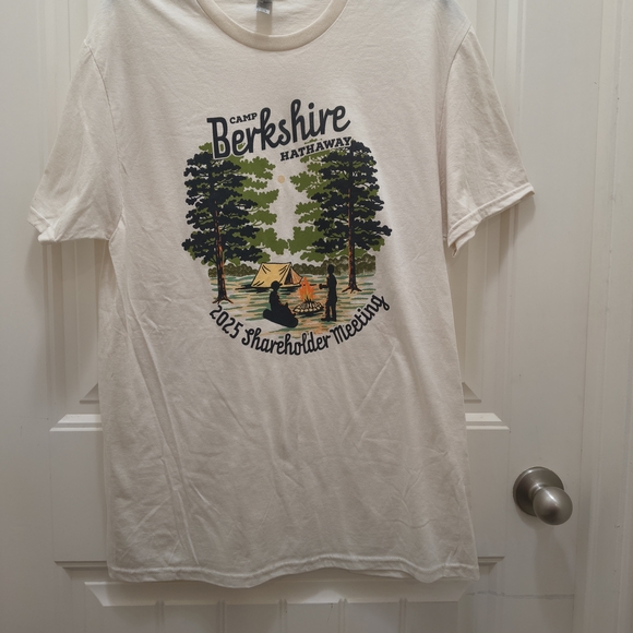 Camp Berkshire Hathaway 2025 Shareholder Meeting T-shirt Mens L